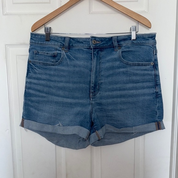 American Eagle Mom Short Jean Shorts - Picture 2 of 6